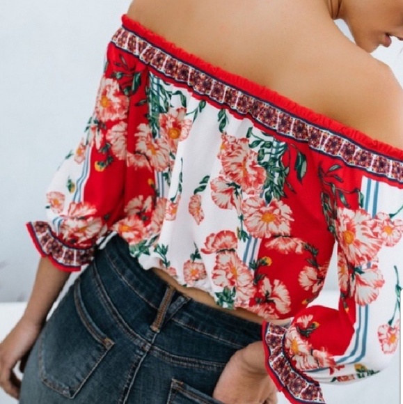 💖💗LAST 1! (L) Lovely off-the-shoulder floral top - Picture 3 of 3